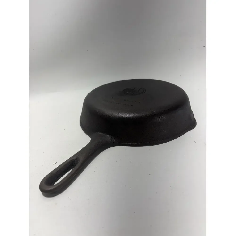 Griswold #6 Cast Iron Skillet 9
